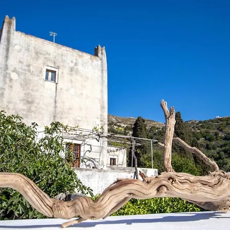Daire Traditional House Inside Filoti, Naxos *